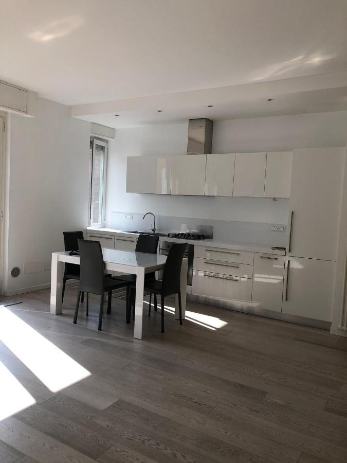 Bright & Spacious Apartment Near Navigli - Ponti Mailand Exterior foto